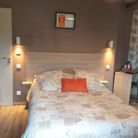 Bed and Breakfast Au Petit Bonheur Saint-Martin-du-Frene Экстерьер фото