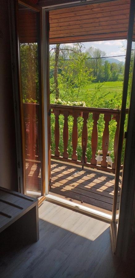 Bed and Breakfast Au Petit Bonheur Saint-Martin-du-Frene Экстерьер фото